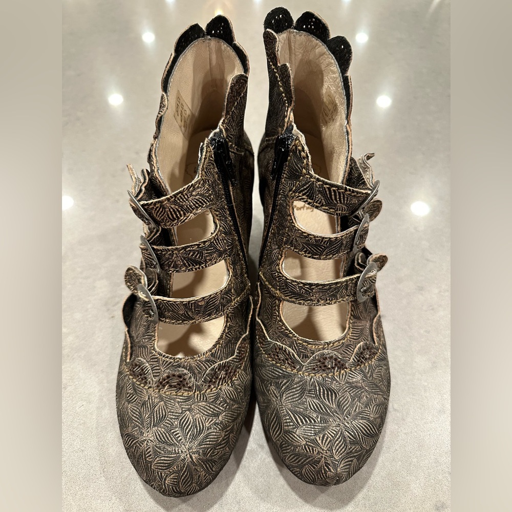 Rovers 20’s style heels